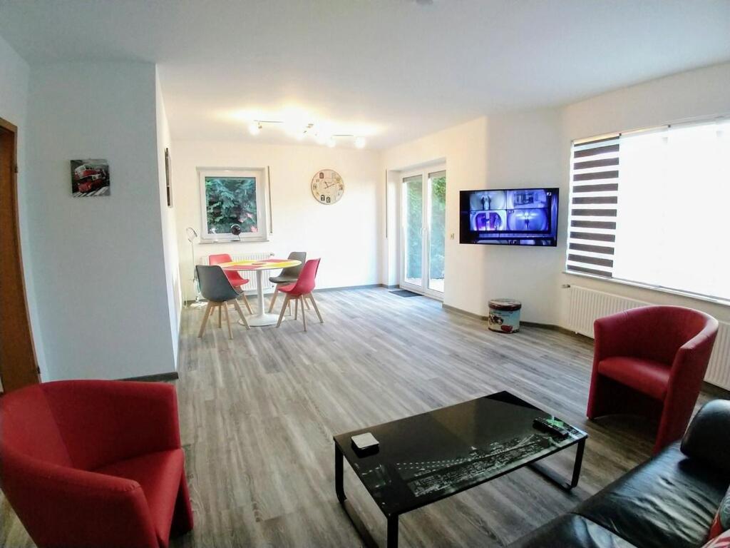 Exklusive Ferienwohnung Mit Terasse Und Garten In Einbeck, Zentrum! Neu!! Buitenkant foto