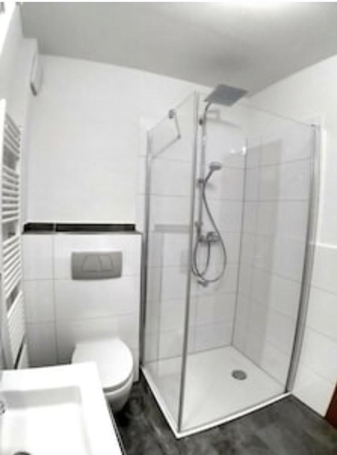 Exklusive Ferienwohnung Mit Terasse Und Garten In Einbeck, Zentrum! Neu!! Buitenkant foto