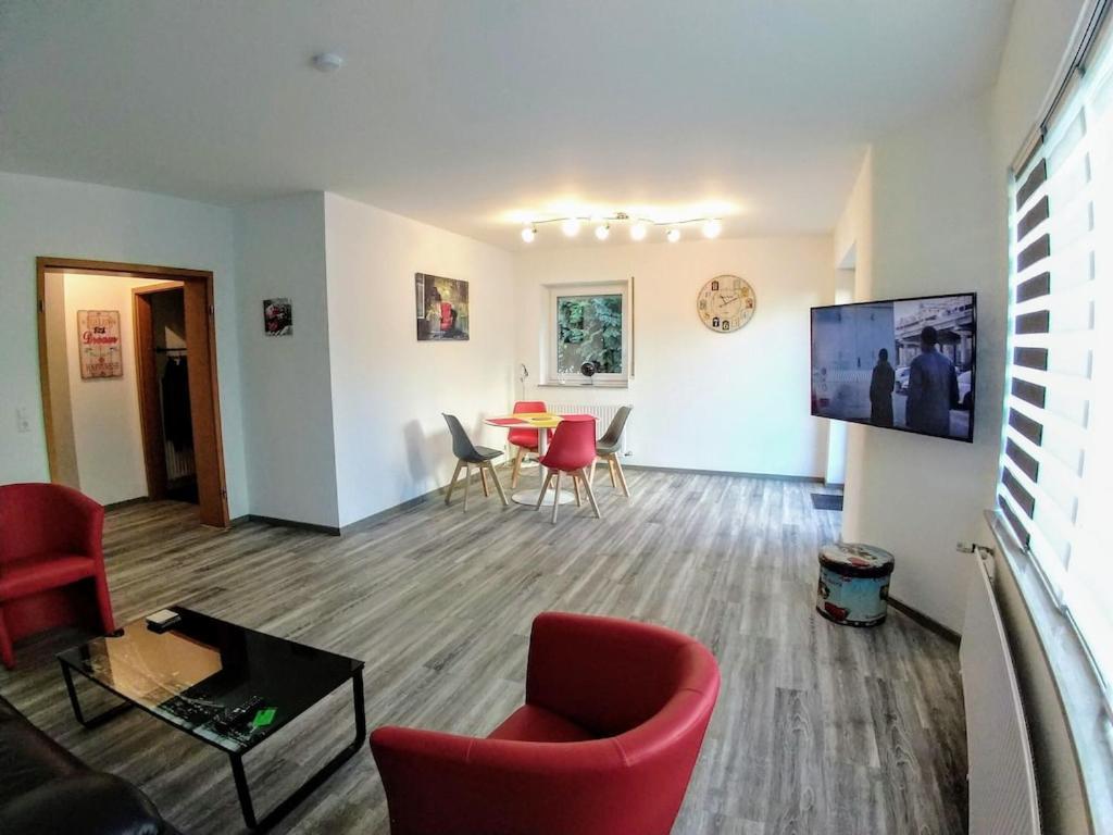 Exklusive Ferienwohnung Mit Terasse Und Garten In Einbeck, Zentrum! Neu!! Buitenkant foto