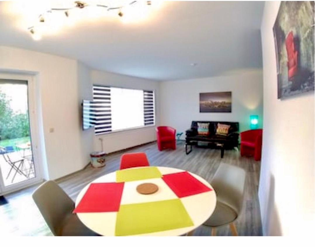 Exklusive Ferienwohnung Mit Terasse Und Garten In Einbeck, Zentrum! Neu!! Buitenkant foto